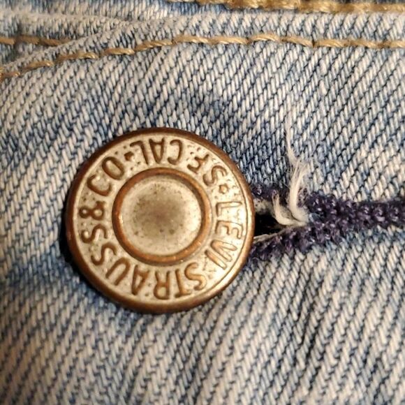 Levi's  denim  jean  shorts - Picture 8 of 9